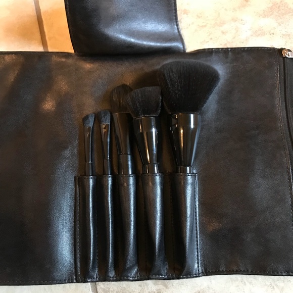 IT Brush Set from Ulta 5 piece - Picture 6 of 8